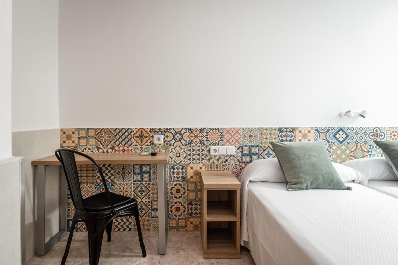 Hostal Baler Barcelone Extérieur photo