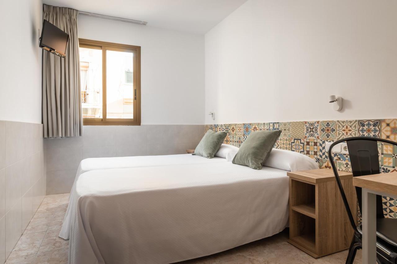 Hostal Baler Barcelone Extérieur photo