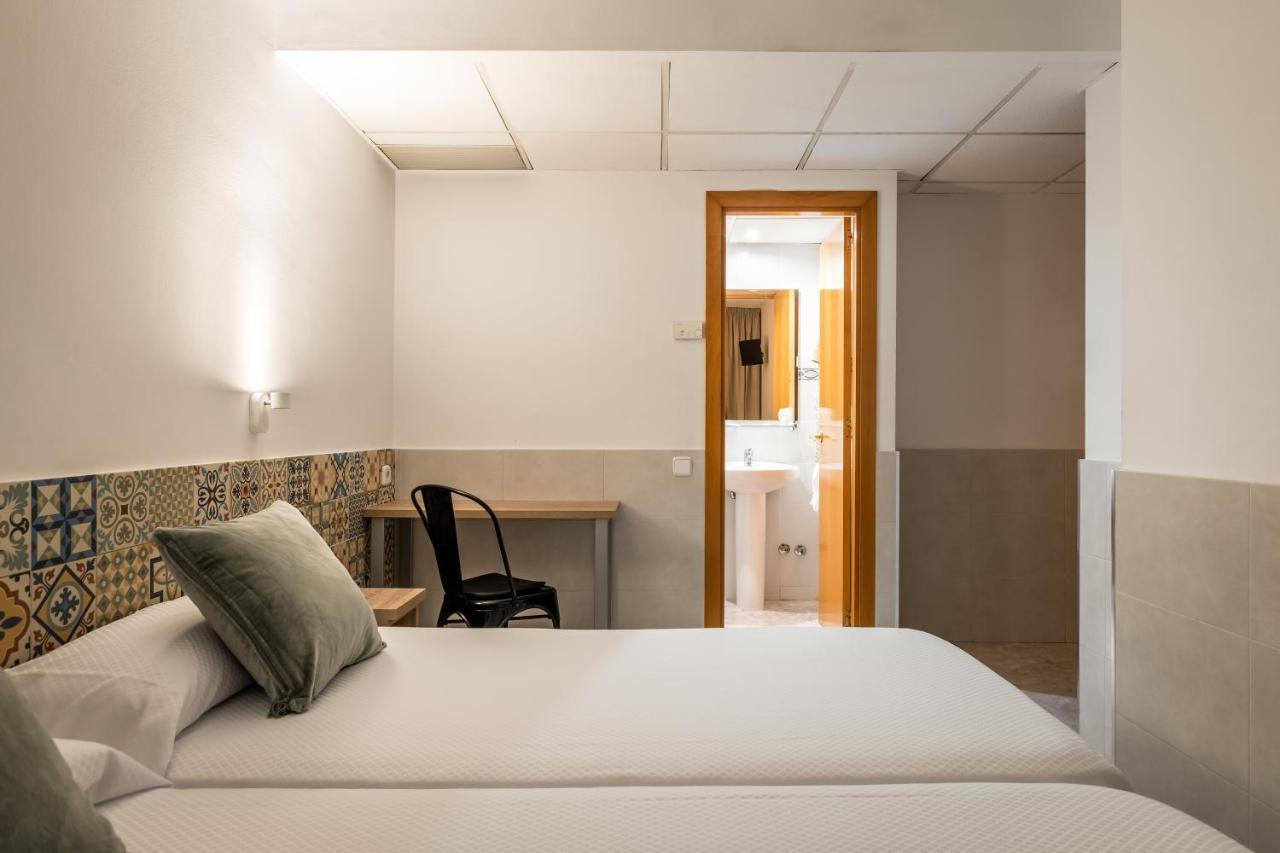 Hostal Baler Barcelone Extérieur photo